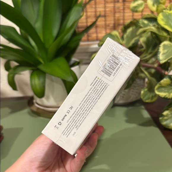 Merkury Airflair Wireless Earbuds with Charging Case - Picture 5 of 5